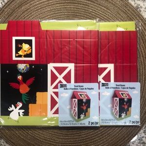 2 Pkgs Chicken Treat Boxes